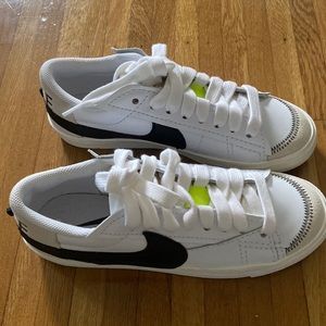 Nike men’s low cut shoes